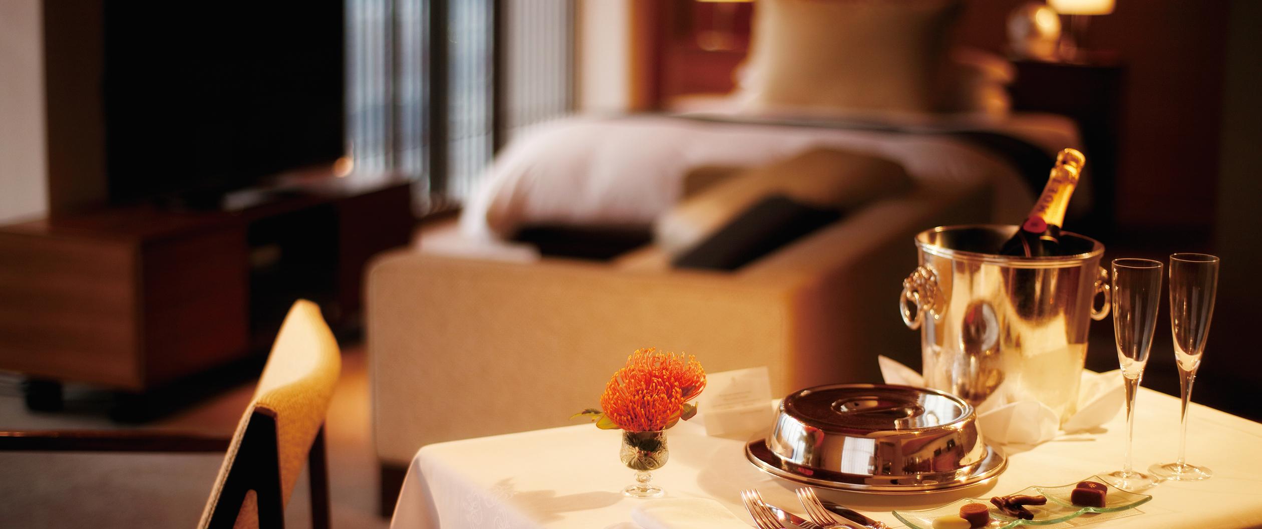 ホテル客室でのルームサービス