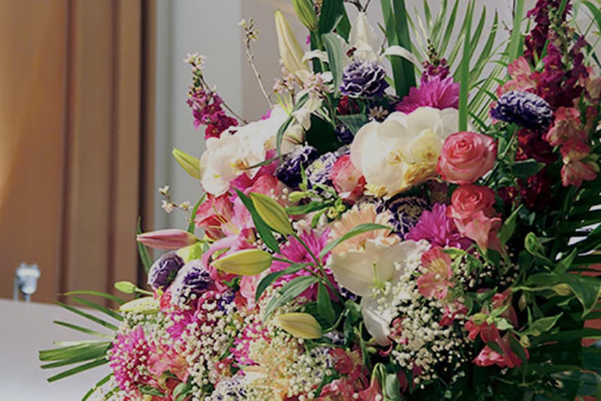 色鮮やかな装花・フラワーアレンジメント。