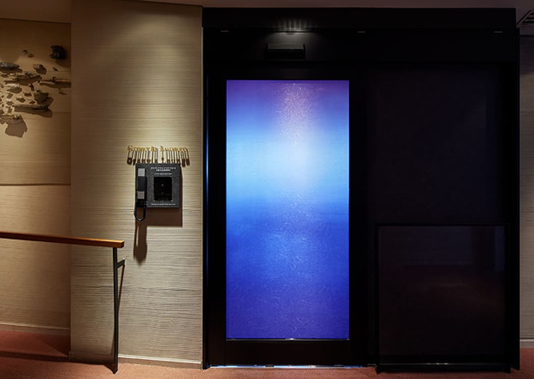 ナチュラルウォーター「NAVARY’S」の紙パック容器