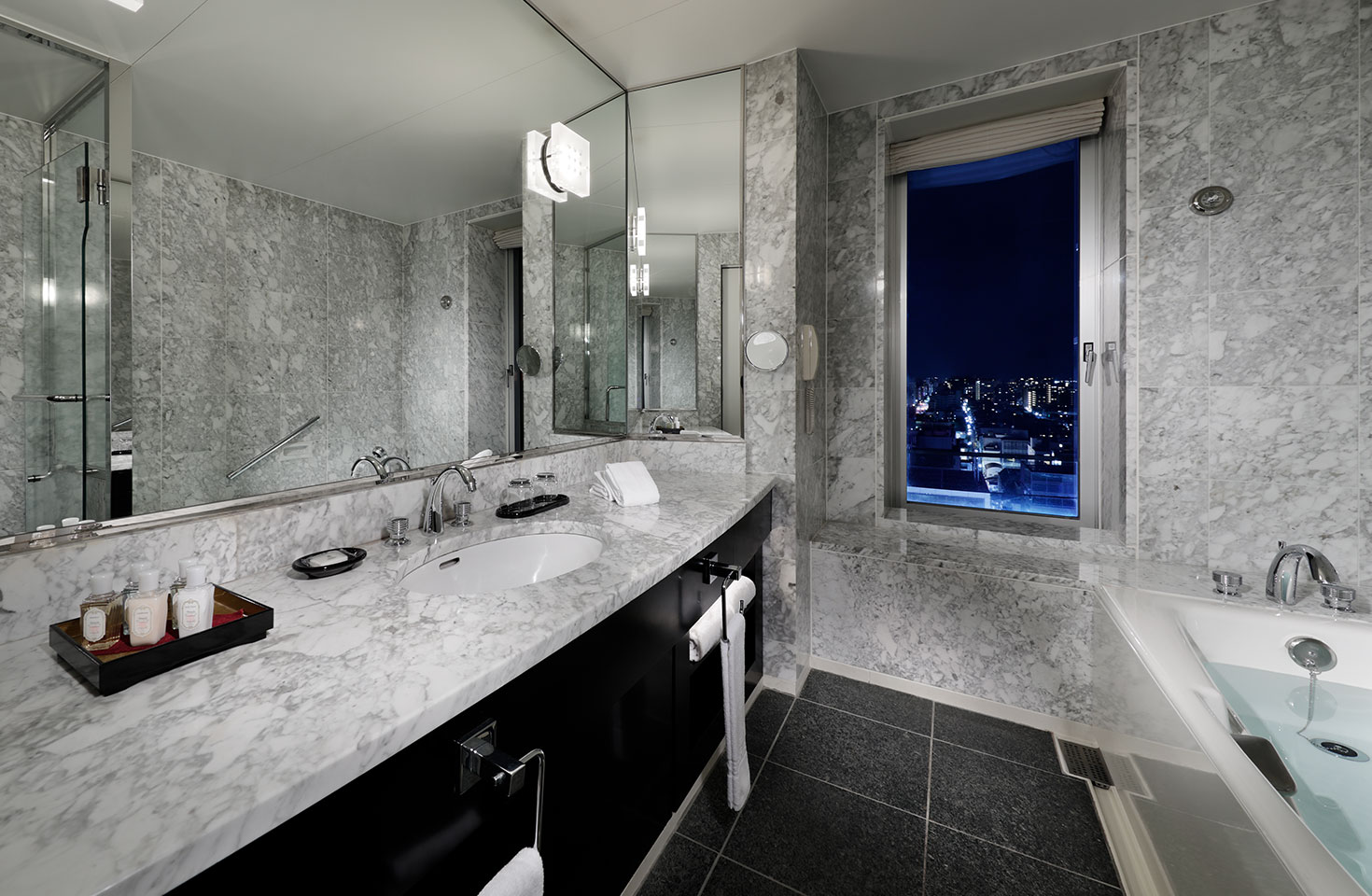 セミスイートツイン