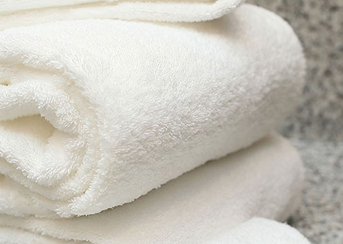 ふんわりとした白いバスタオルのアップ