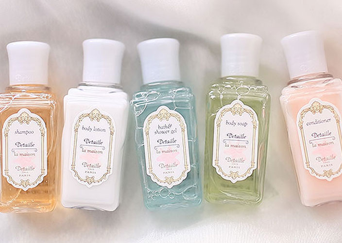 淡い色合いのパッケージのバスアメニティ5本セット