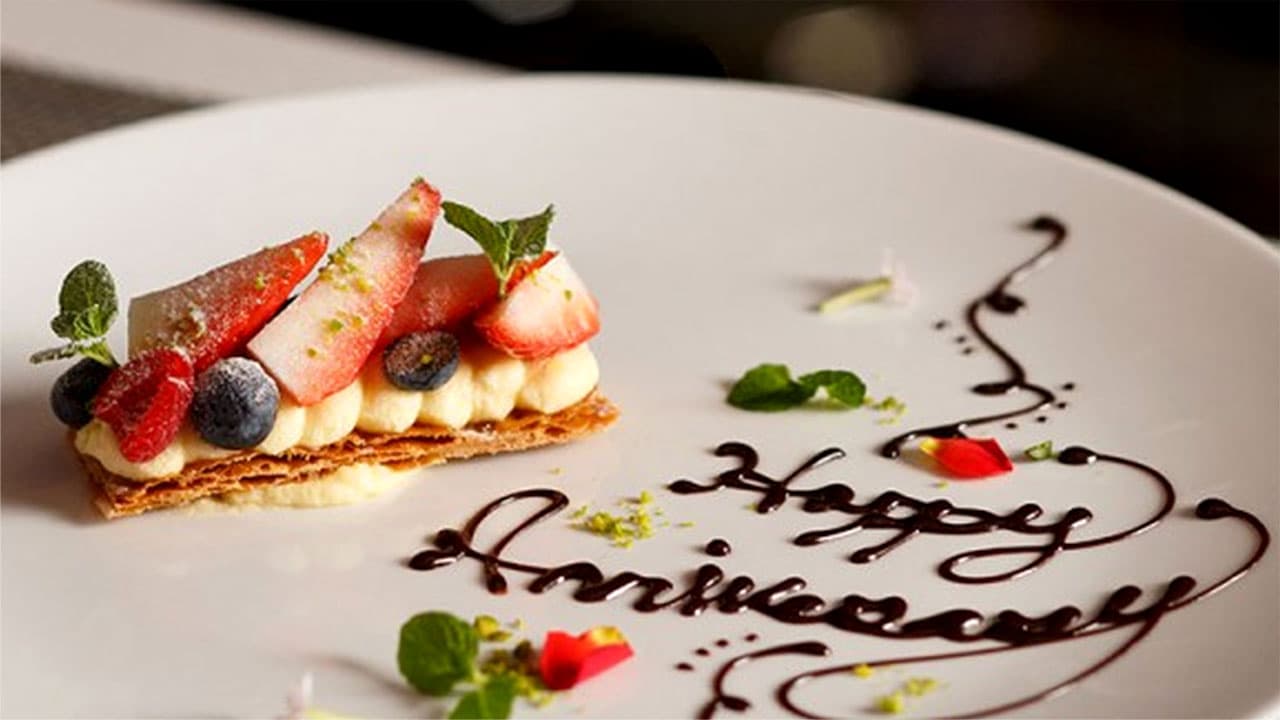 ご婚礼一周年記念のペアお食事券をプレゼント